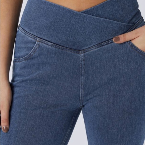 Women's Flex™ High Waisted Crossover Pocket Washed Casual Jeans - Halara Size 8/ - Picture 4 of 5